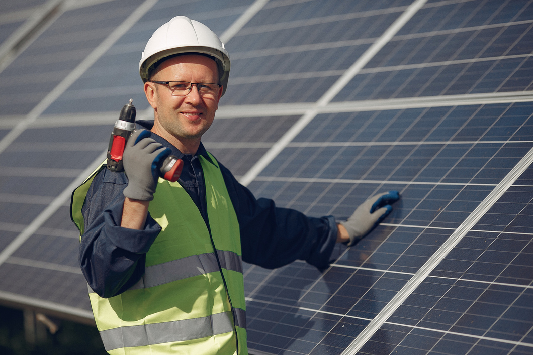 How Solar Power Helps Florida Homeowners Offset Rising Electricity Costs